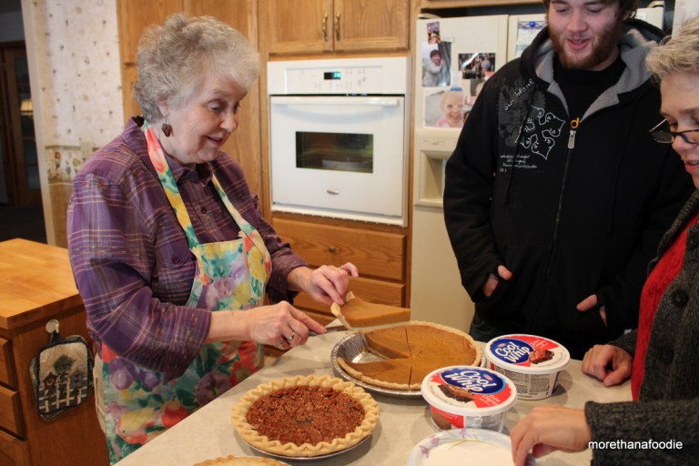 serving pumpkin pie