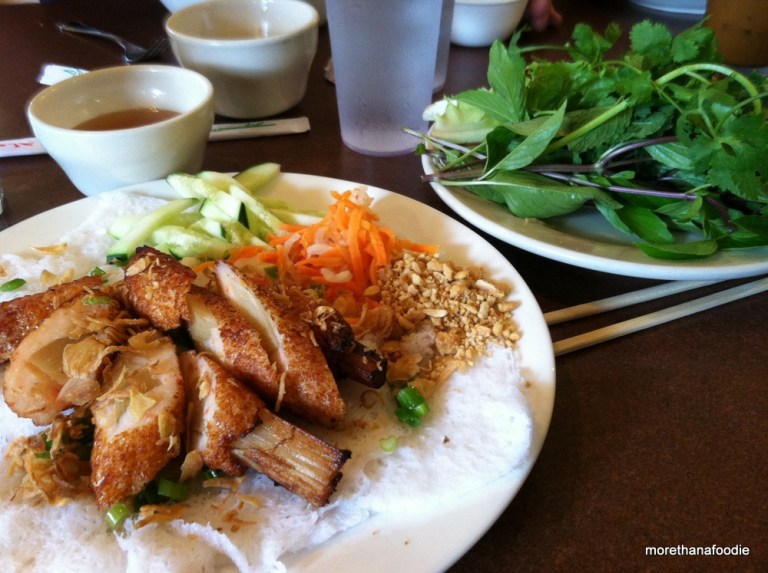 Xâu chạo tôm Phở Tàu Bay Minneapolis