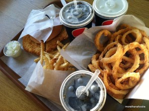 saveur hog heaven road food des moines iowa tenderloins onion rings